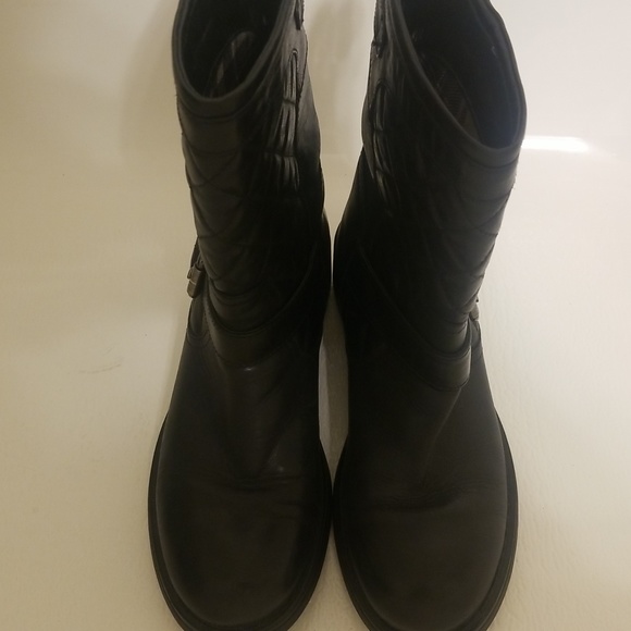 Aquatalia Other - Aquatalia black leather ankle boot.